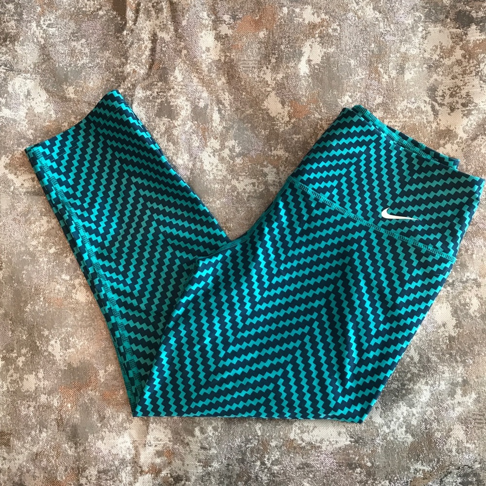 Nike crop leggings