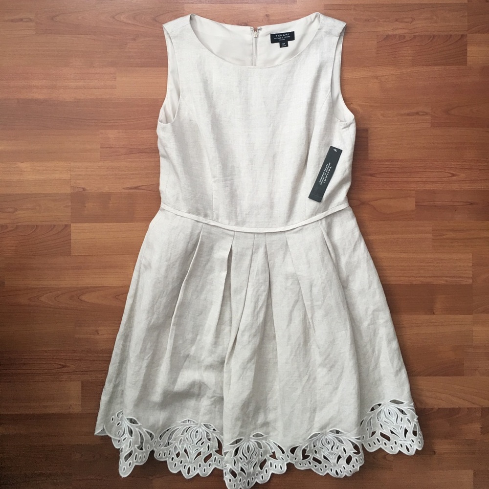 TAHARI | Tan White Fit Flare Sleeveless Dress 8 Petite NWT