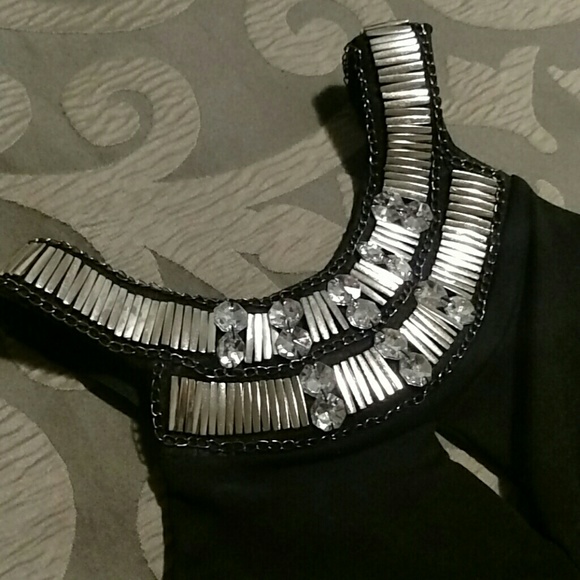 Bebe Crop Cage Tank with Keyhole Front - Picture 2 of 5