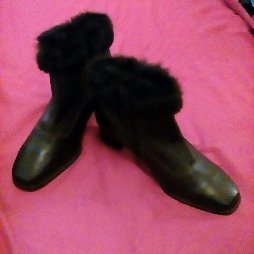 Black Leather Fur Trimmed Ankle Boots by Blondo