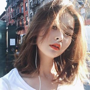 Meet your Posher, Claudia