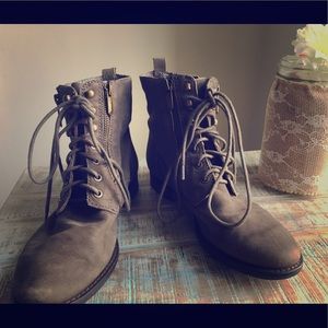 Green Boots size 7 , great condition!