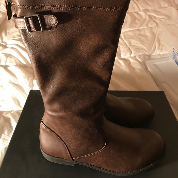 Kenneth Cole Reaction heart treat riding boots! - Picture 2 of 6