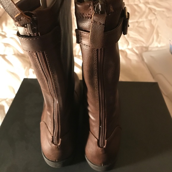 Kenneth Cole Reaction heart treat riding boots! - Picture 4 of 6