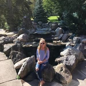 Meet your Posher, Michaela