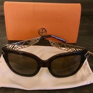 Tory Burch Tortoise Shell Sunglasses 😎 Tory Burch Tortoise Shell Sunglasses 😎