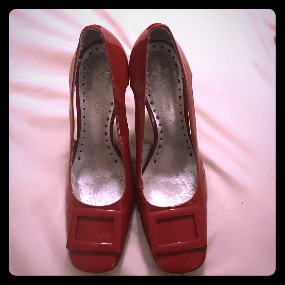 BCBG red pumps