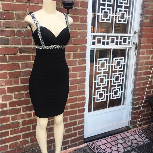 Perfect LBD - Picture 2 of 6