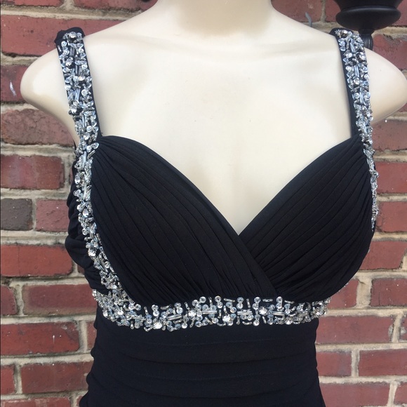 Perfect LBD - Picture 4 of 6