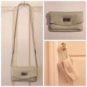 Oatmeal Nine West *3-in-1* multi-pocket purse Oatmeal Nine West *3-in-1* multi-pocket purse