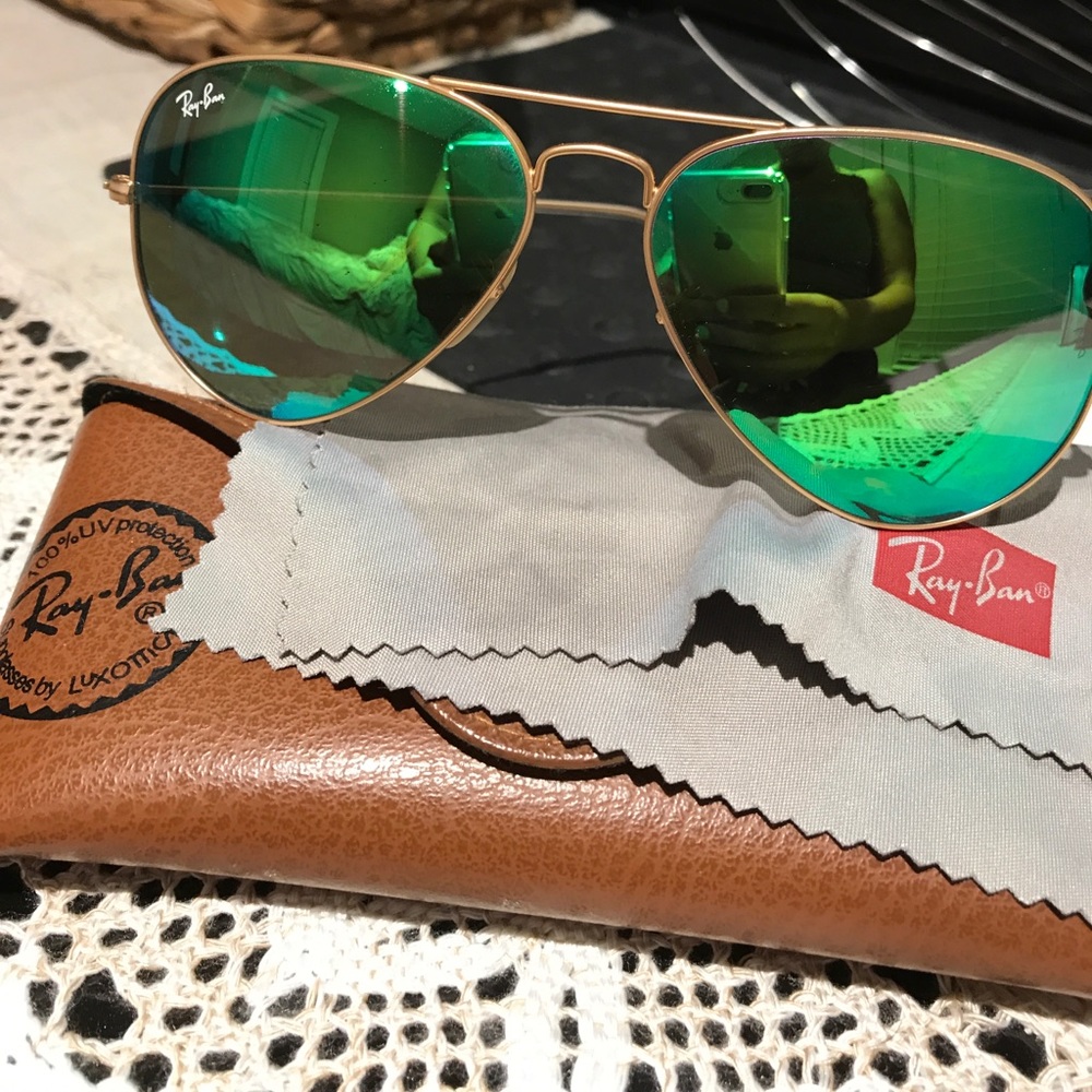 Authentic Green mirror Aviator Ray Bans