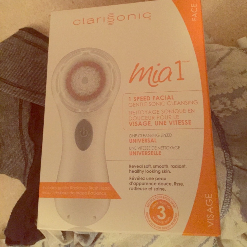 Never used brand new clarisonic Mia 1