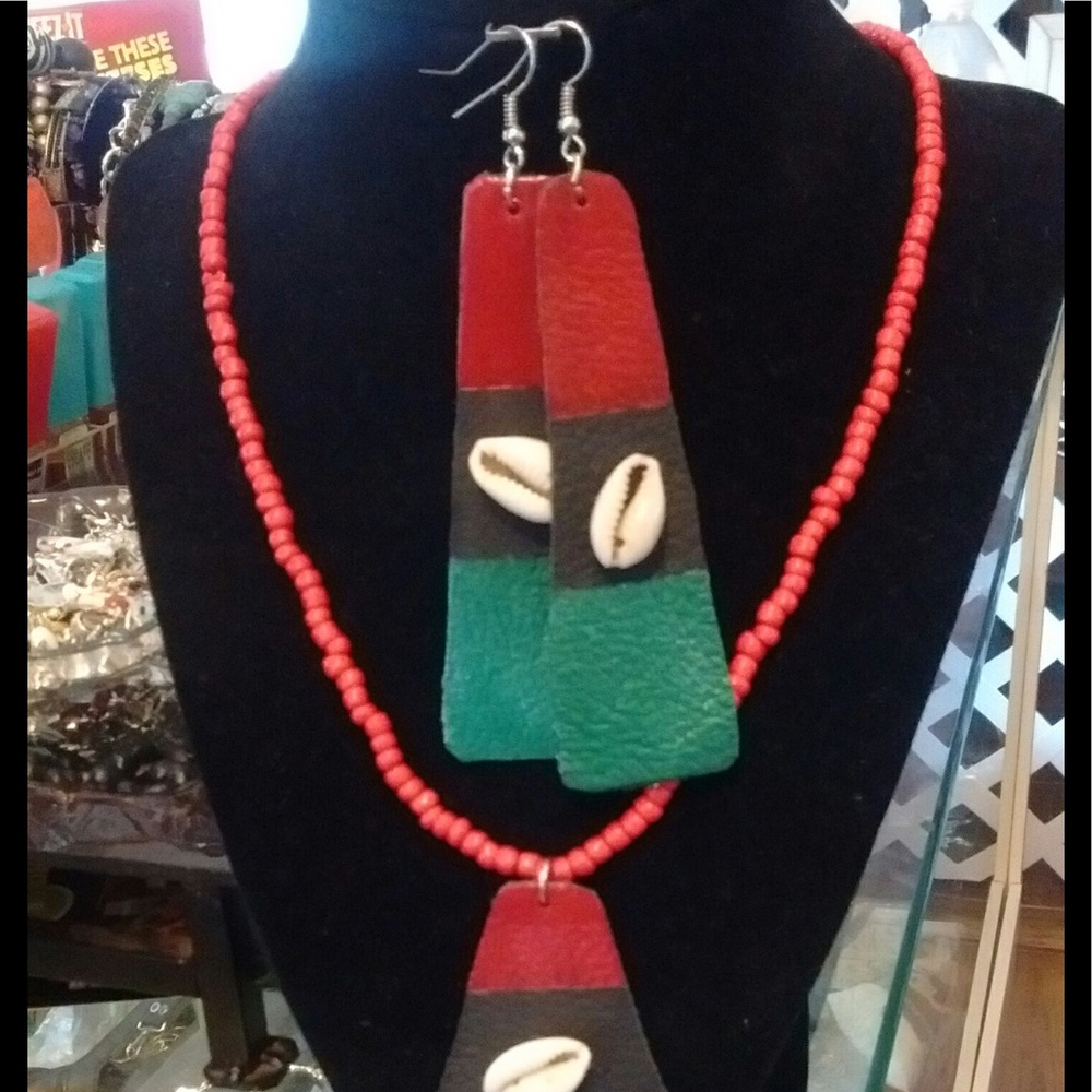 Rasta Earrings and Necklace Set