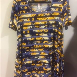 Lularoe Large Perfect T