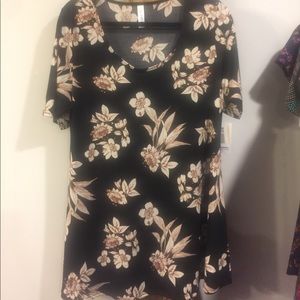 Lularoe Large Perfect T