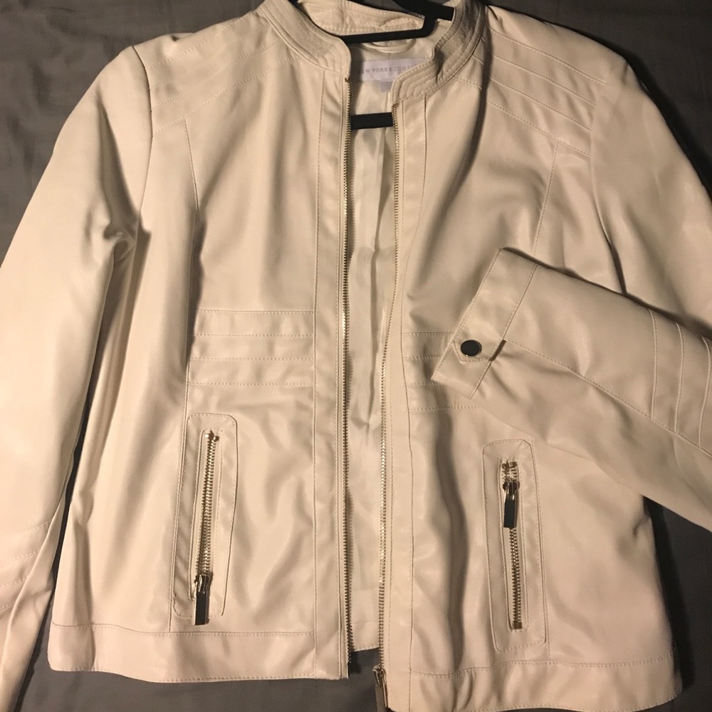 White faux leather medium jacket