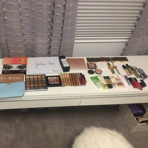 Makeup bundle PART ONE ON HOLD