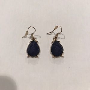 Pendant dangly earring