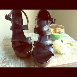 Black high heel shoes Black high heel shoes