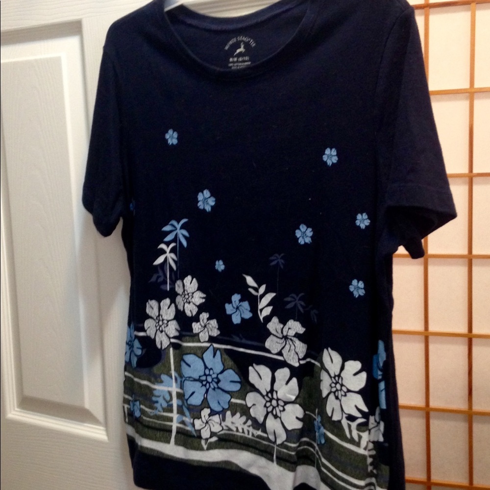 Never worn cotton short sleeve screen print tee.