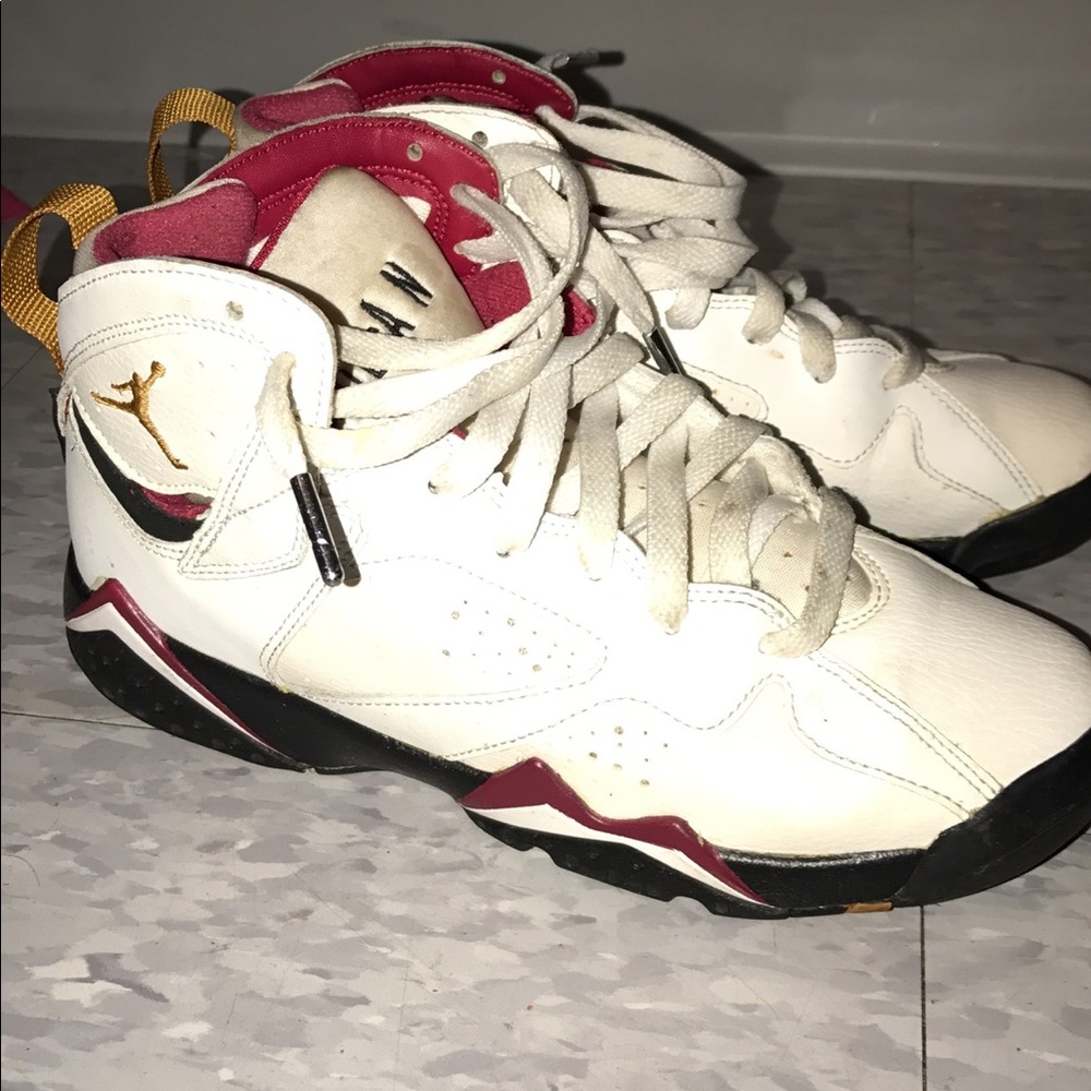Boys Jordan cardinal 7's size 5.5