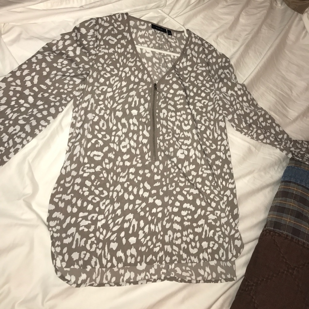 Apt. 9 zipper henley blouse. Only worn once. Small