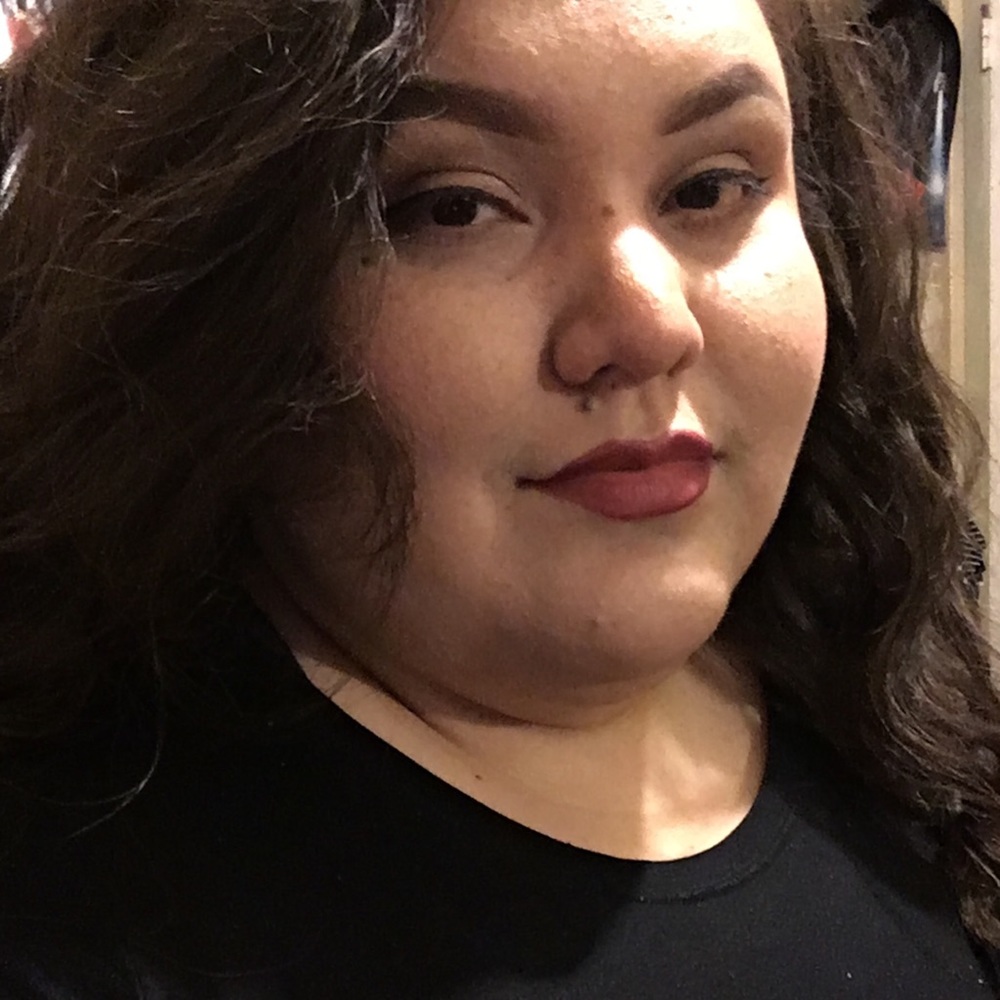 Meet your Posher, Yesenia