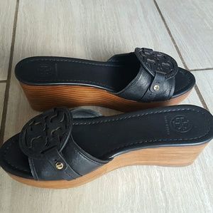 Tory burch black wedges