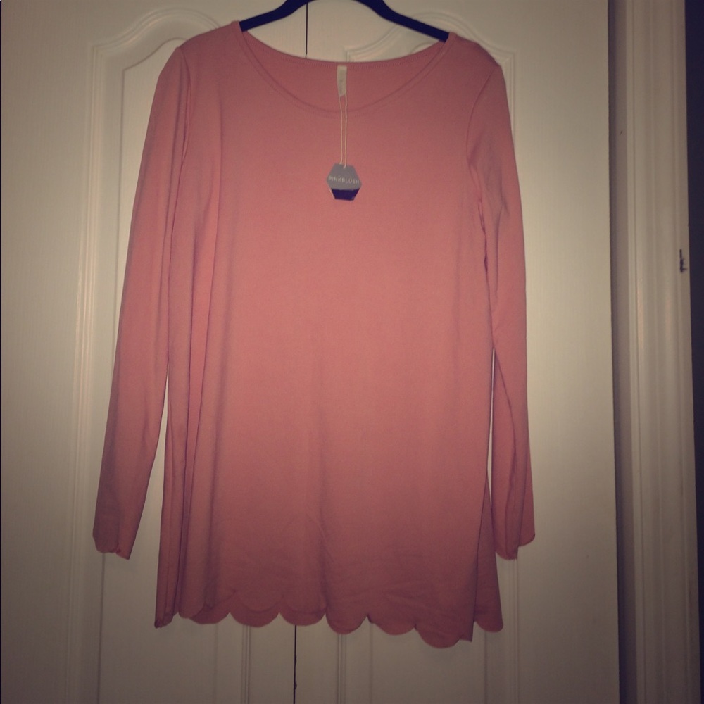 Scalloped pink top