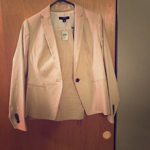 Ann Taylor Linen Blend Suit Jacket - size 2P Ann Taylor Linen Blend Suit Jacket - size 2P