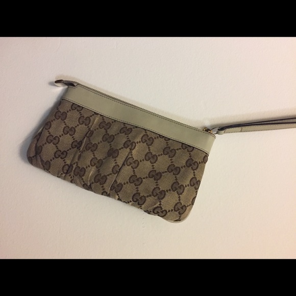 Gucci Authentic Wristlet - Picture 1 of 6
