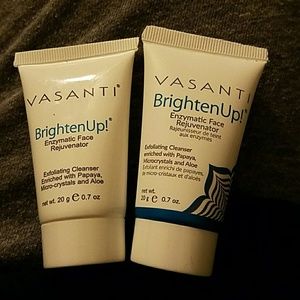 Vasanti BRAND-NEW Vasanti BRAND-NEW