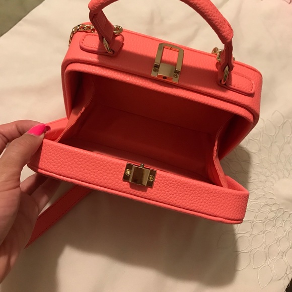 Boxed Pink Clutch/ crossbody bag in coral pink - Picture 3 of 3