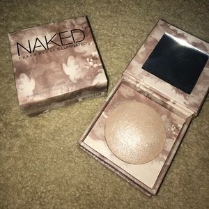 URBAN DECAY naked shimmering powder URBAN DECAY naked shimmering powder