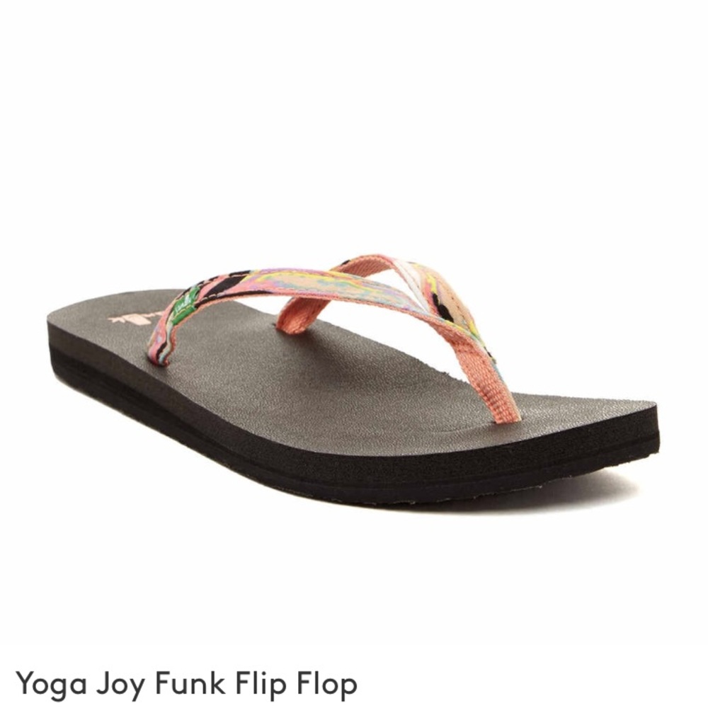 Sanuk sandals / Size 6 / NWOT