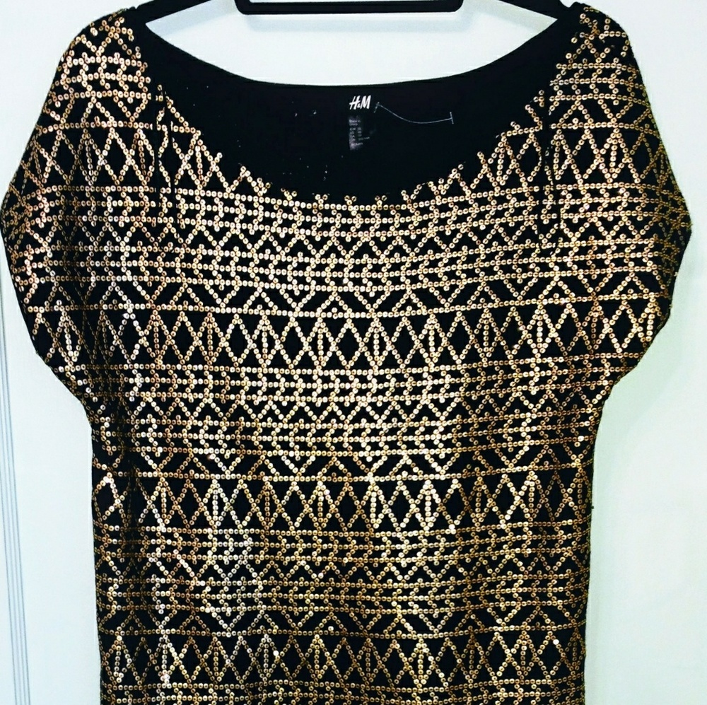 H&M Black w/ Gold Sequin Top