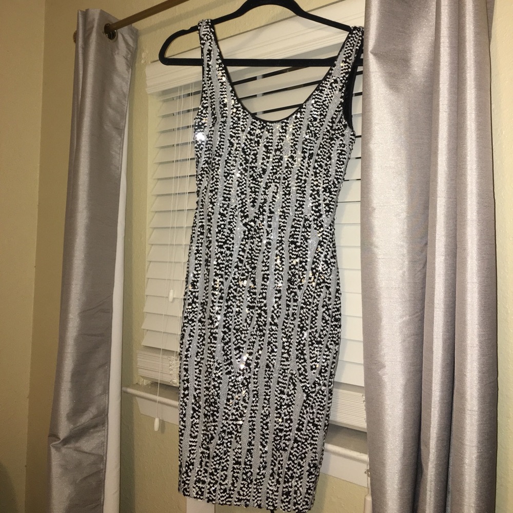 New Cache black and white dress
