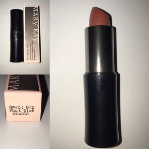 NIB Mary Kay Apricot Glaze Creme Lipstick NIB Mary Kay Apricot Glaze Creme Lipstick