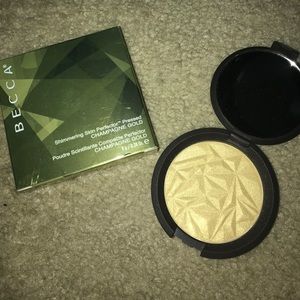 LE Becca cosmetics champagne gold LE Becca cosmetics champagne gold