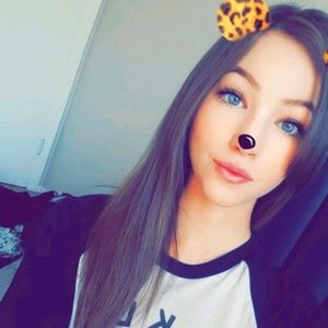 Meet your Posher, Caitlyn