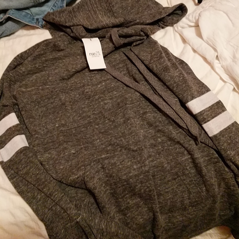 NWT LONG SLEEVE SHIRT HEATHERED GRAY W STRIPES