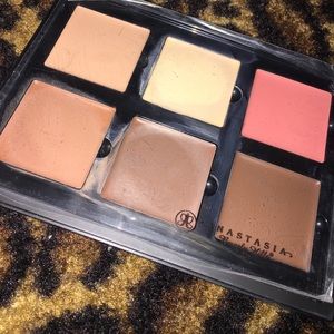 Anastasia Beverly Hills contour cream kit Anastasia Beverly Hills contour cream kit