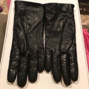 Isotoner leather gloves