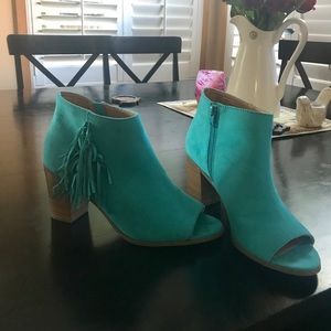 Gorgeous Blue (Tiffany blue) open toe ankle boots.