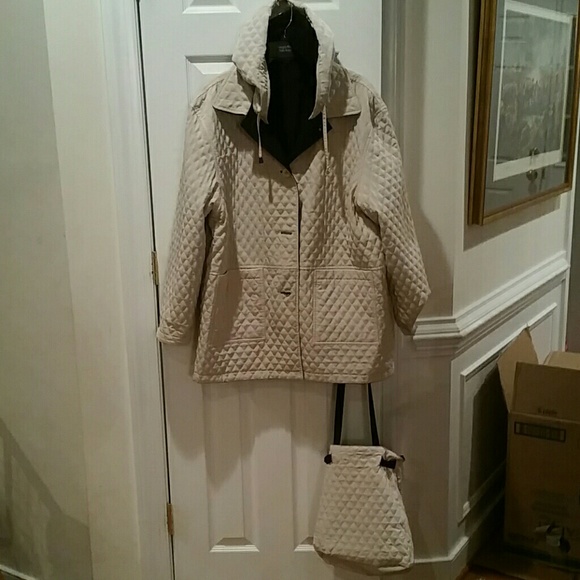 Coat - Picture 4 of 8