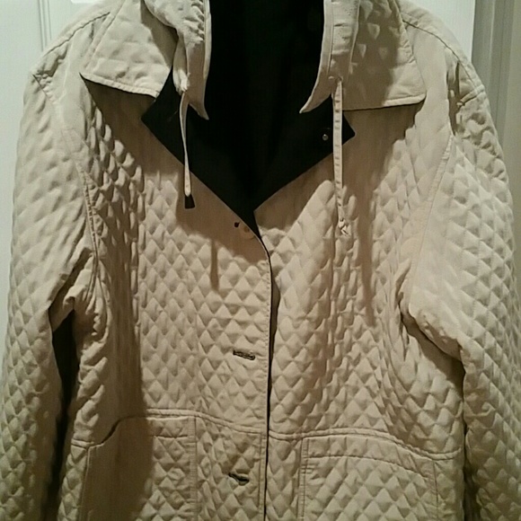 Coat - Picture 6 of 8