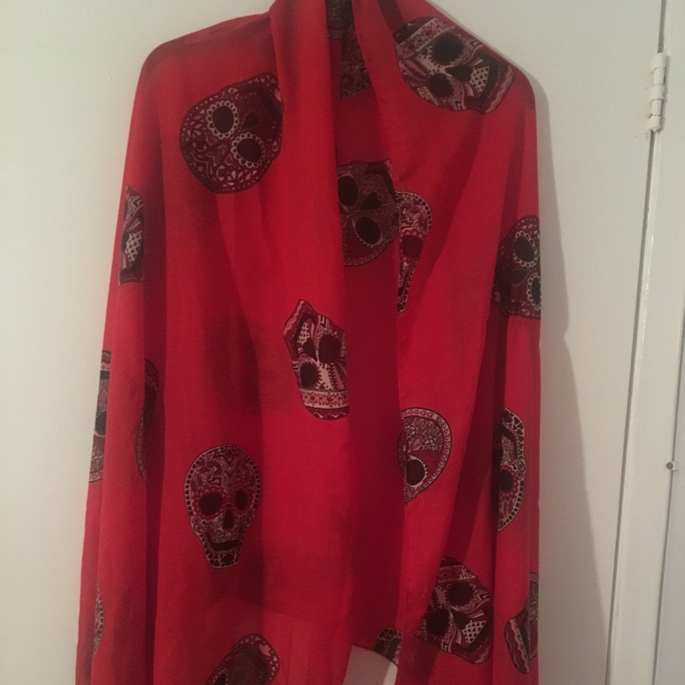 Skeleton scarf