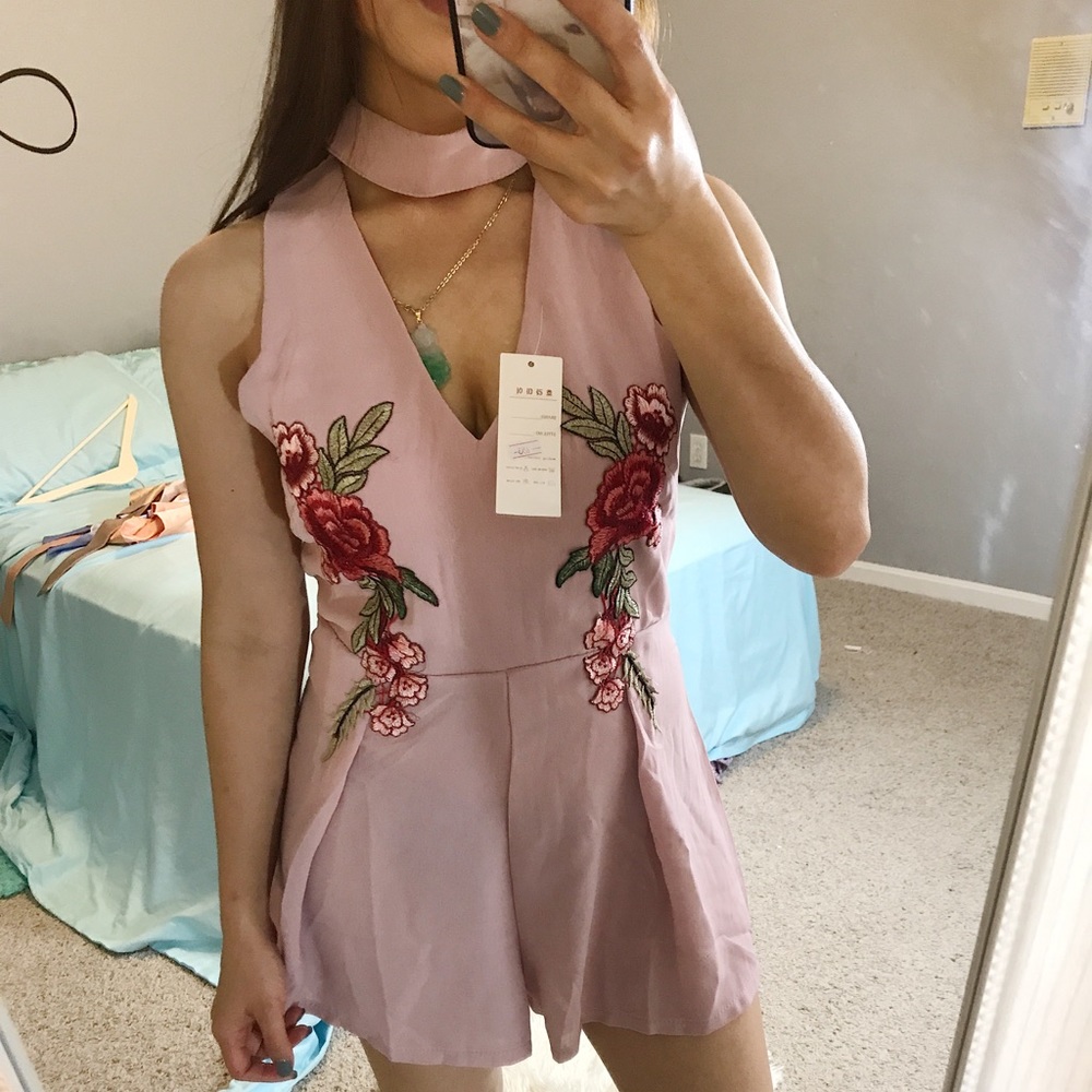 Elegant V-Neck Embroidered flower romper 🌺