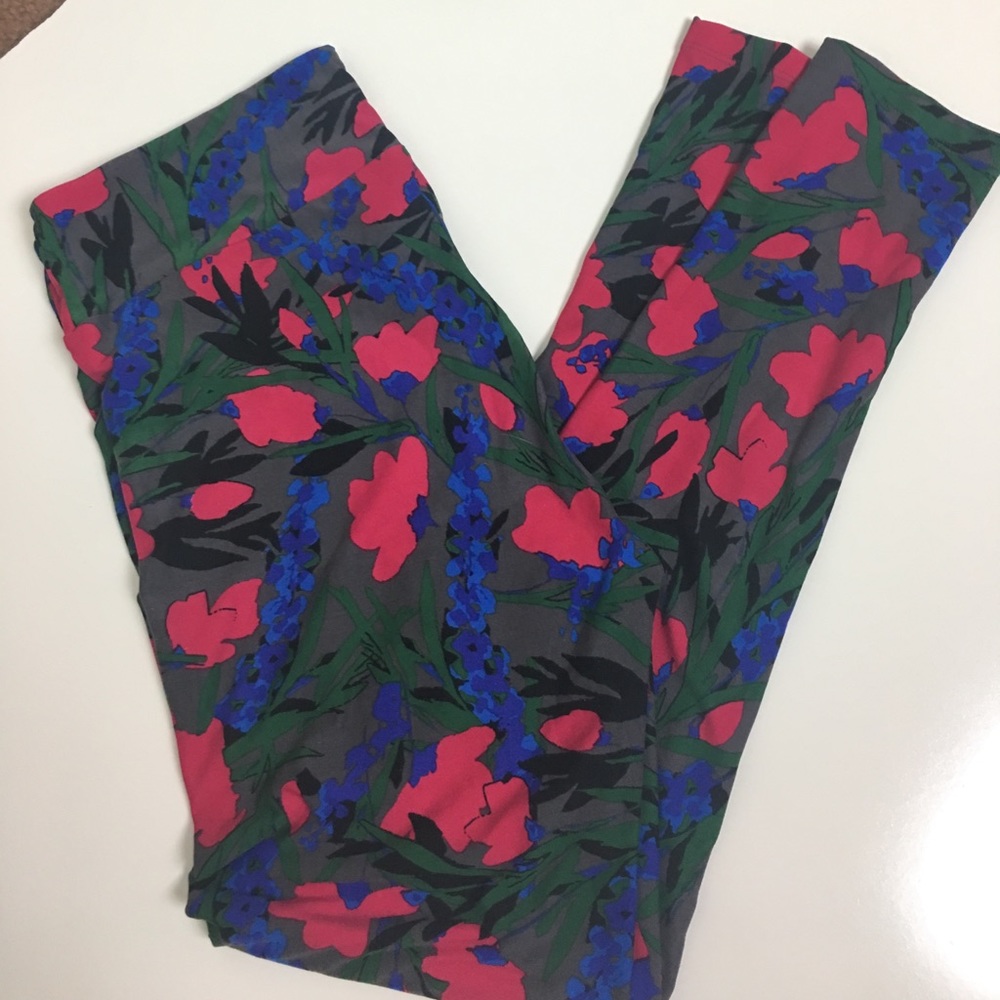 New LuLaRoe leggings gray with bright Floral print