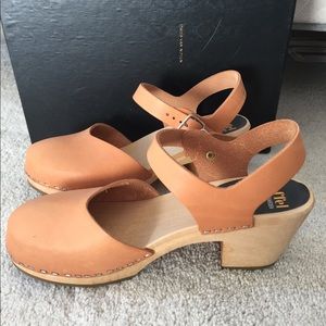 Swedish hasbeens only worn 1 time